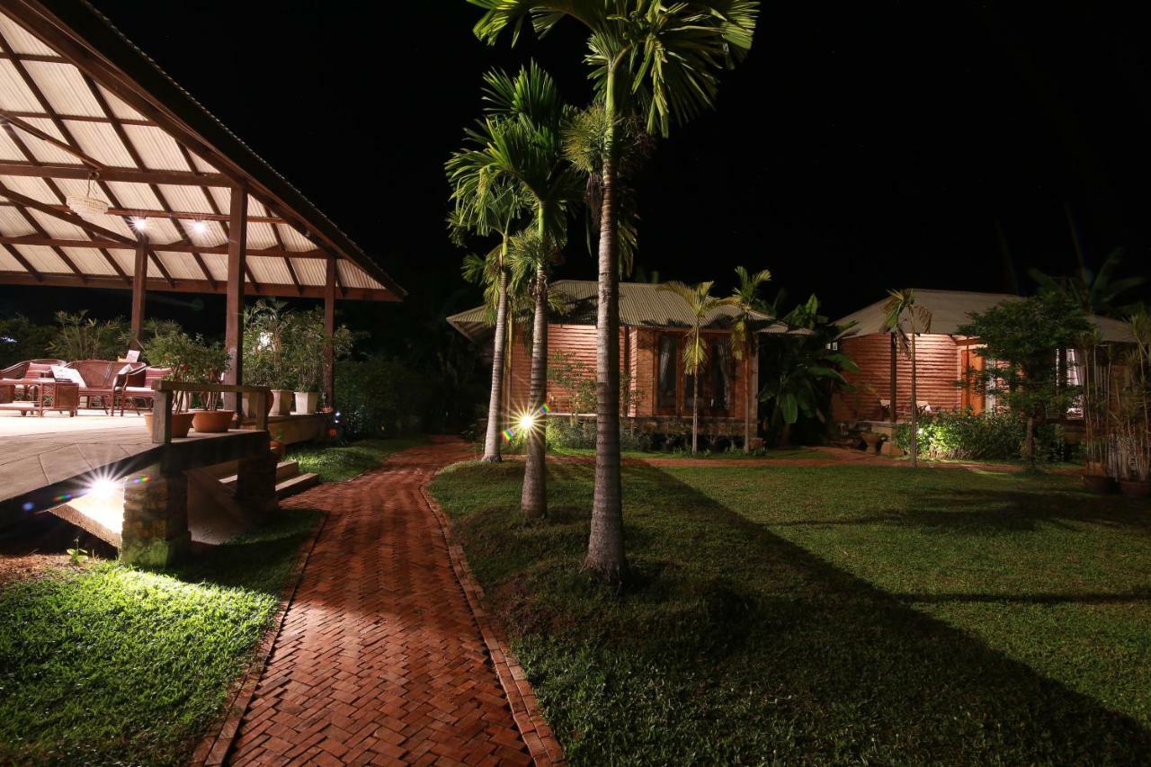 Baansuk Sukhothai Resort מראה חיצוני תמונה